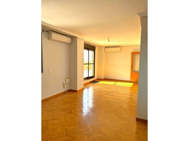 3 bedroom Flat for rent in Valdemoro with pool garage - € 1,300 (Ref: 8359061)