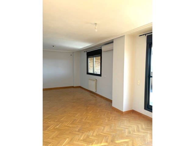 3 bedroom Flat for rent in Valdemoro with pool garage - € 1,300 (Ref: 8359061)