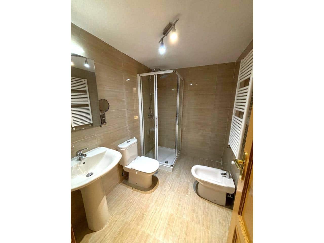 3 bedroom Flat for rent in Valdemoro with pool garage - € 1,300 (Ref: 8359061)