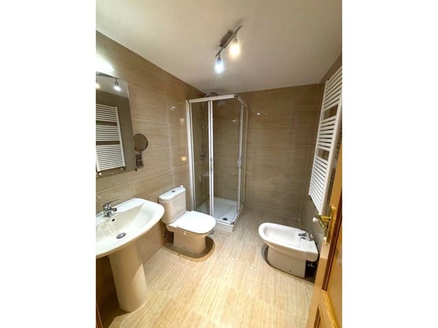 3 bedroom Flat for rent in Valdemoro with pool garage - € 1,300 (Ref: 8359061)