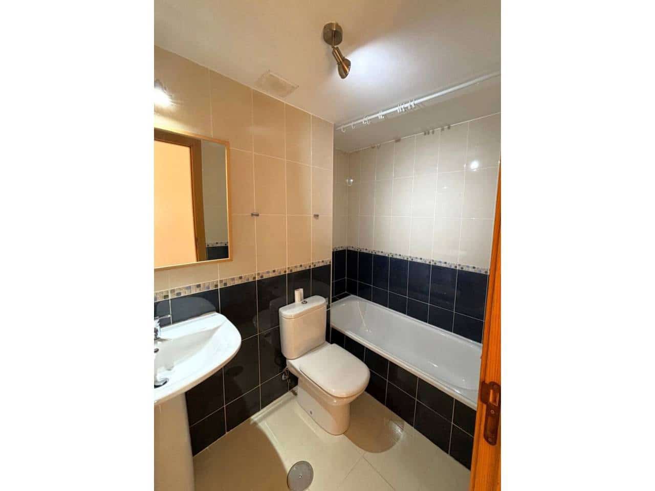 3 bedroom Flat for rent in Valdemoro with pool garage - € 1,300 (Ref: 8359061)