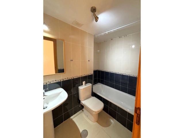 3 bedroom Flat for rent in Valdemoro with pool garage - € 1,300 (Ref: 8359061)