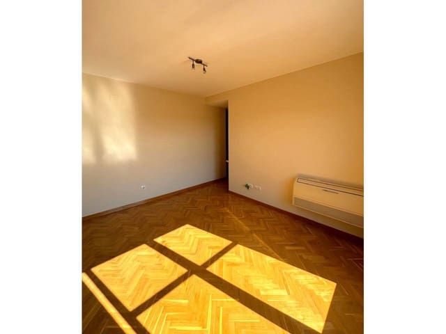 3 bedroom Flat for rent in Valdemoro with pool garage - € 1,300 (Ref: 8359061)