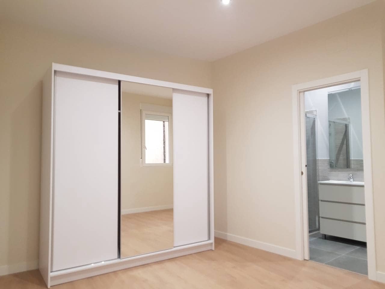2 bedroom Flat for rent in Madrid city - € 1,700 (Ref: 8387783)