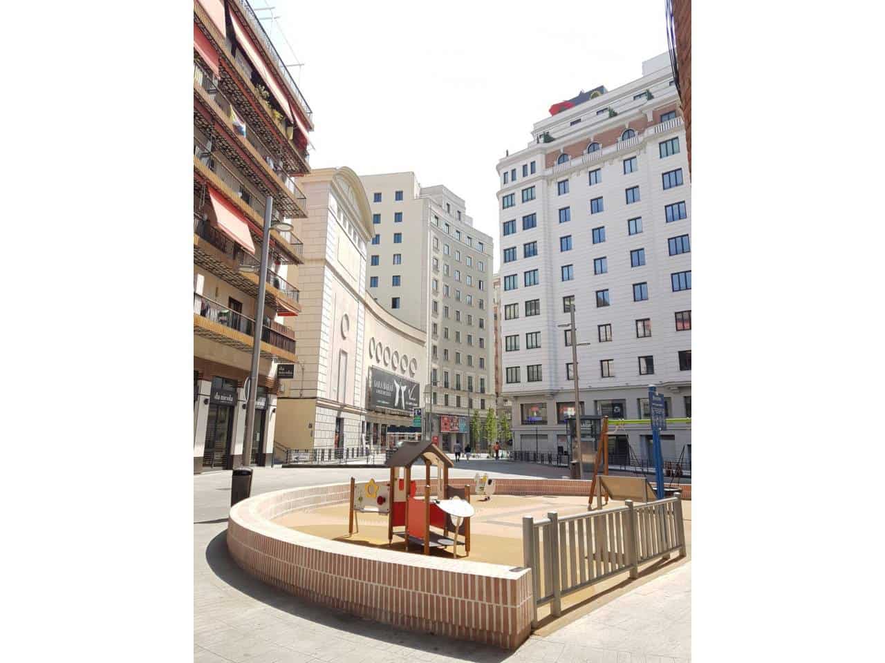 2 bedroom Flat for rent in Madrid city - € 1,700 (Ref: 8387783)