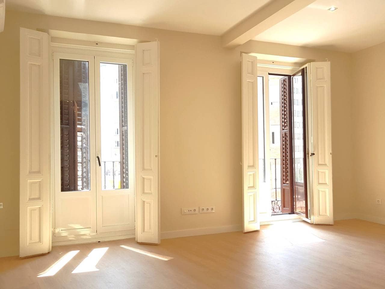 2 bedroom Flat for rent in Madrid city - € 1,700 (Ref: 8387783)