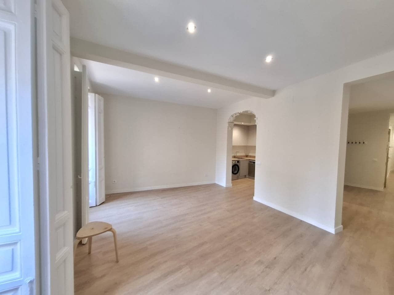 2 bedroom Flat for rent in Madrid city - € 1,800 (Ref: 8387783)
