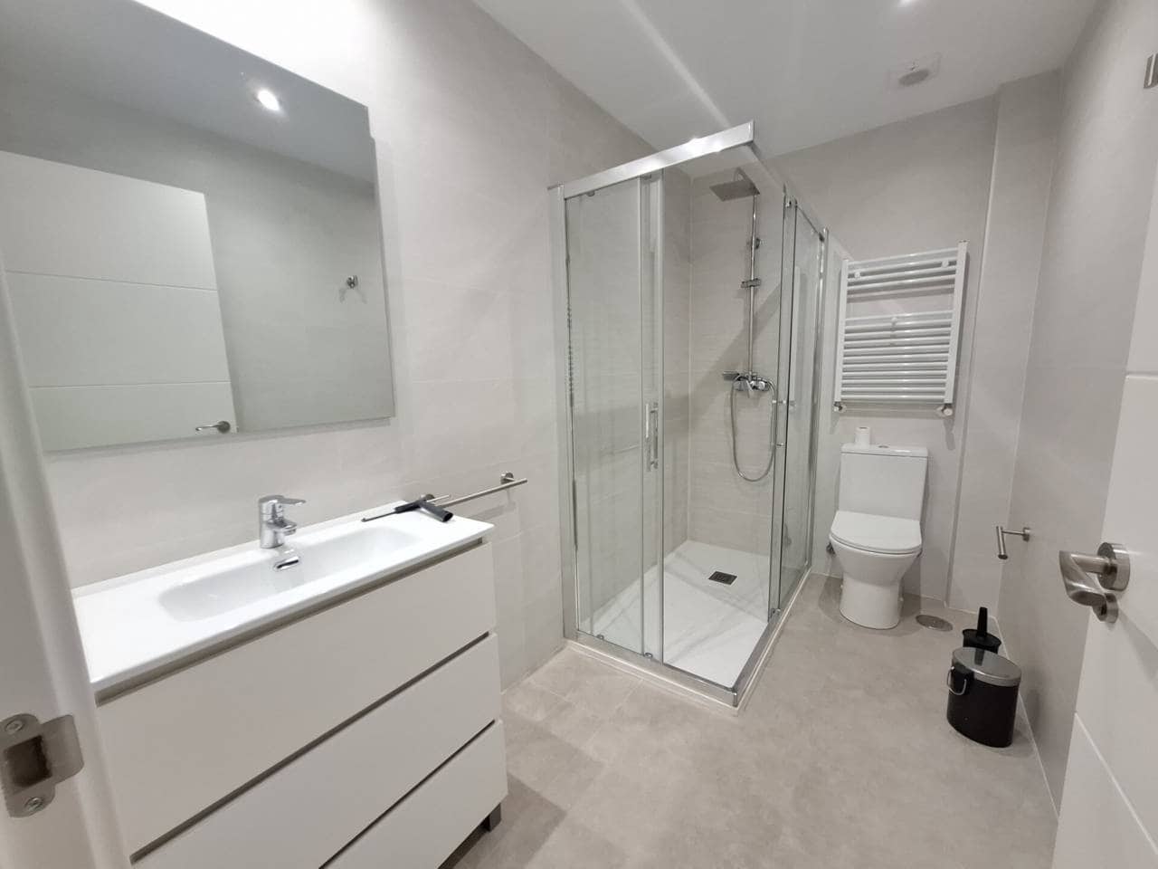 2 bedroom Flat for rent in Madrid city - € 1,800 (Ref: 8387783)