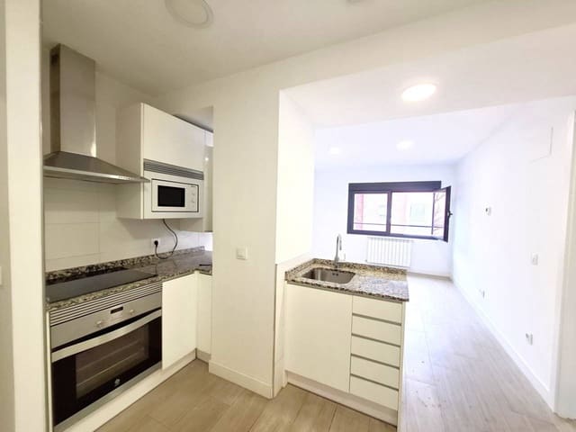 1 soverom Leilighet til leie i Madrid by med garasje - € 1 300 (Ref: 8481779)