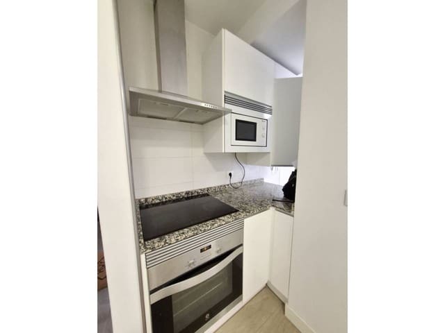 1 soverom Leilighet til leie i Madrid by med garasje - € 1 300 (Ref: 8481779)