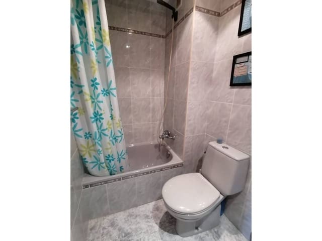 2 bedroom Flat for rent in Oviedo with garage - € 835 (Ref: 8569457)