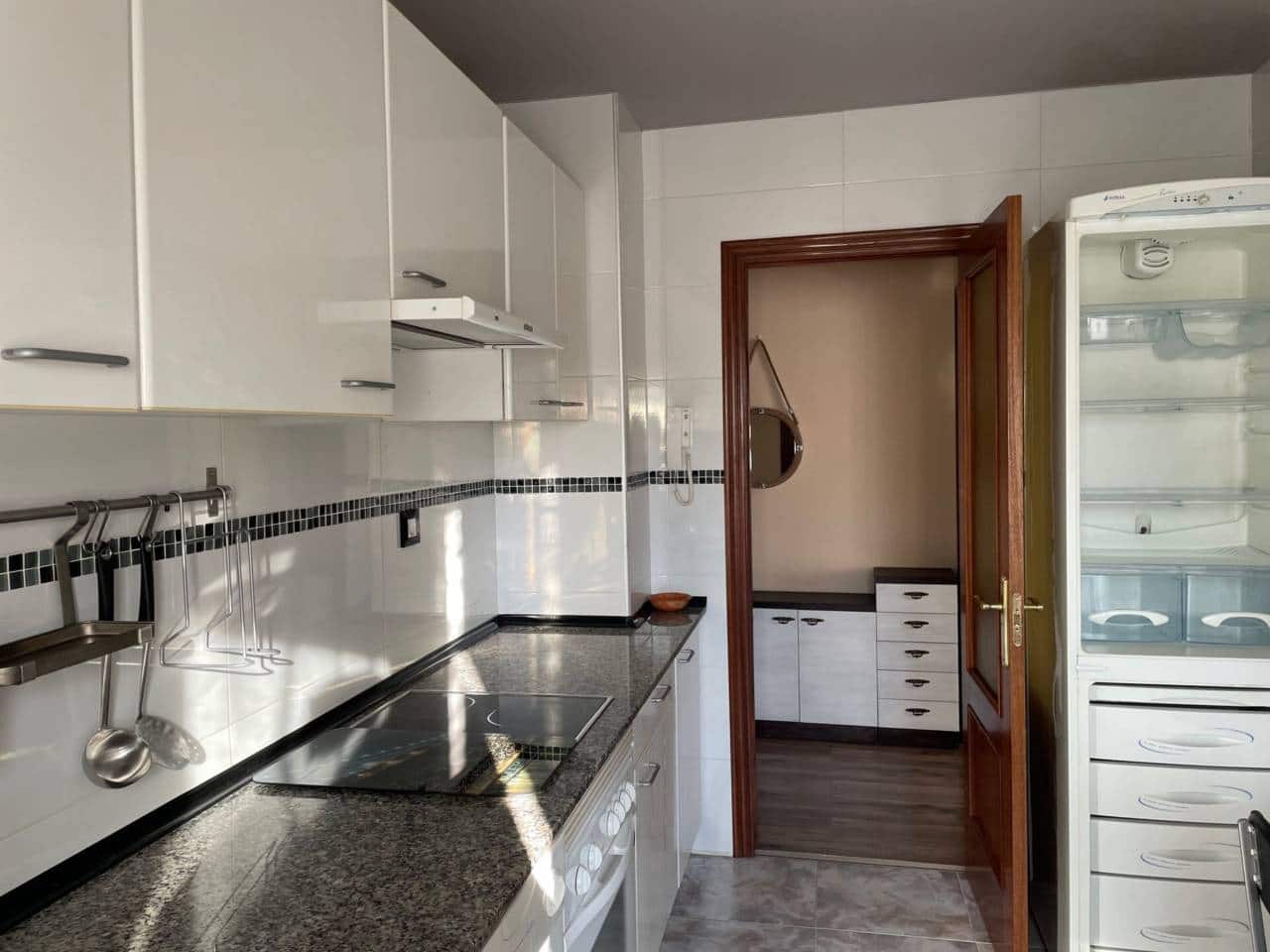 2 bedroom Flat for rent in Oviedo with garage - € 835 (Ref: 8569457)
