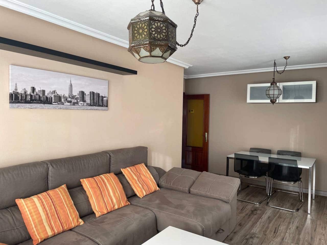 2 bedroom Flat for rent in Oviedo with garage - € 835 (Ref: 8569457)