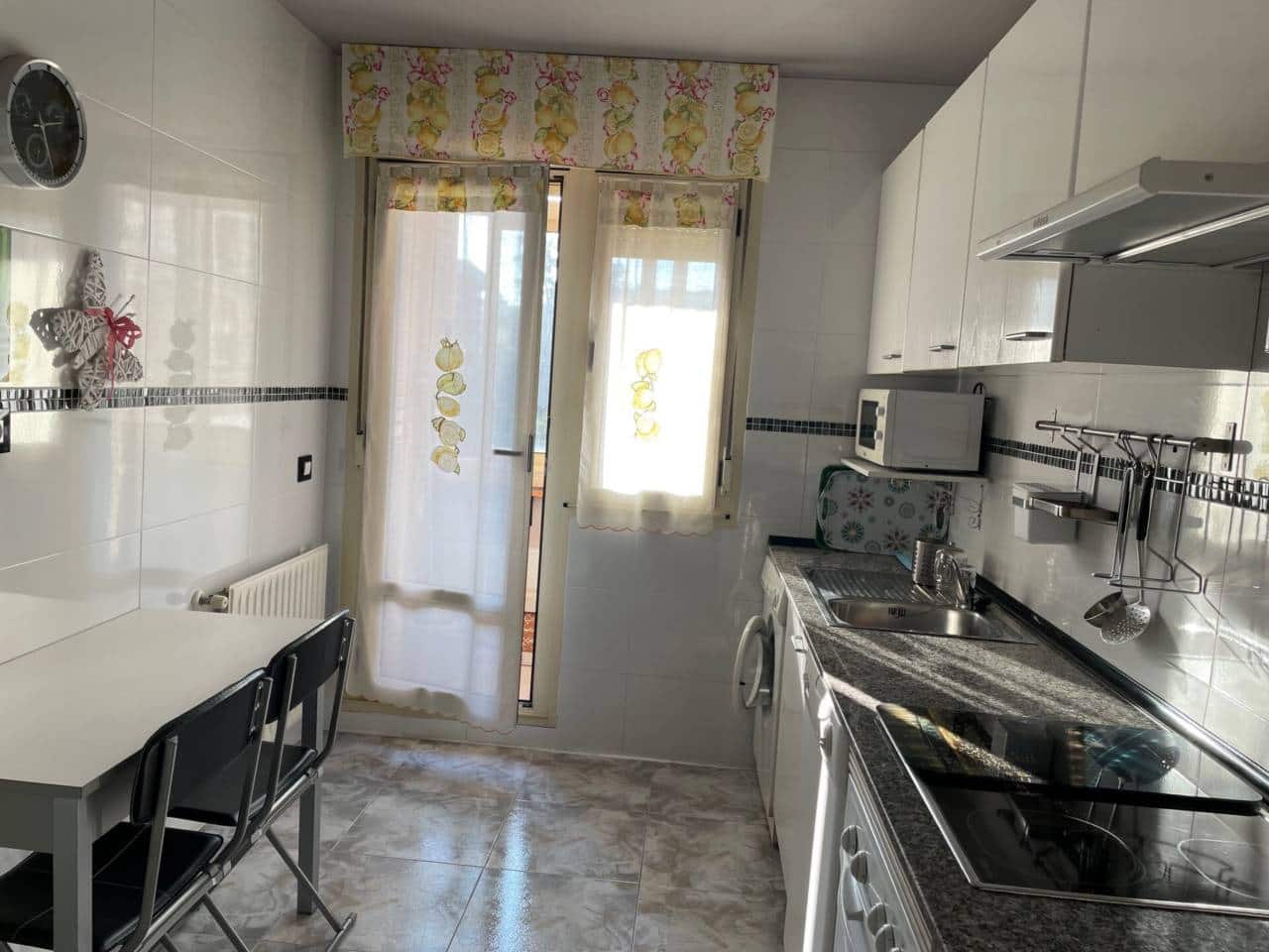 2 bedroom Flat for rent in Oviedo with garage - € 835 (Ref: 8569457)