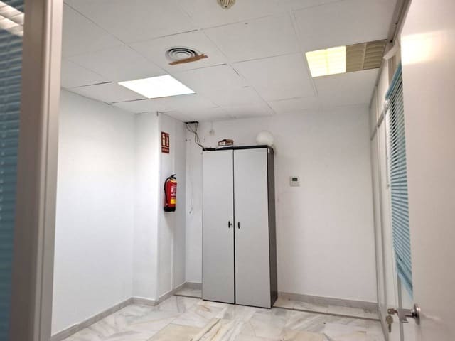 Bureau à louer à San Sebastián de los Reyes - 640 € (Ref: 8757288)