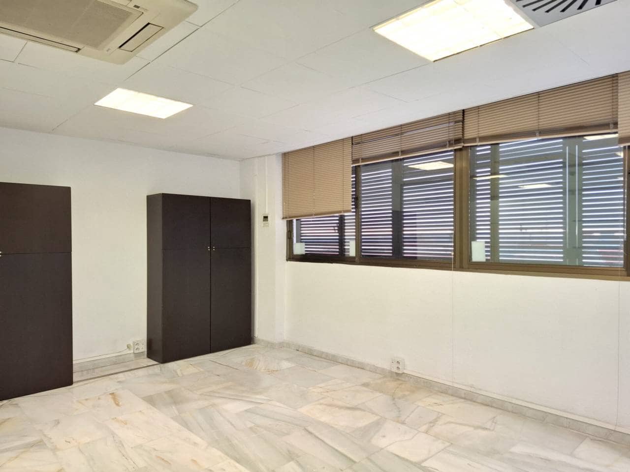 Bureau à louer à San Sebastian de los Reyes - 640 € (Ref: 8757288)