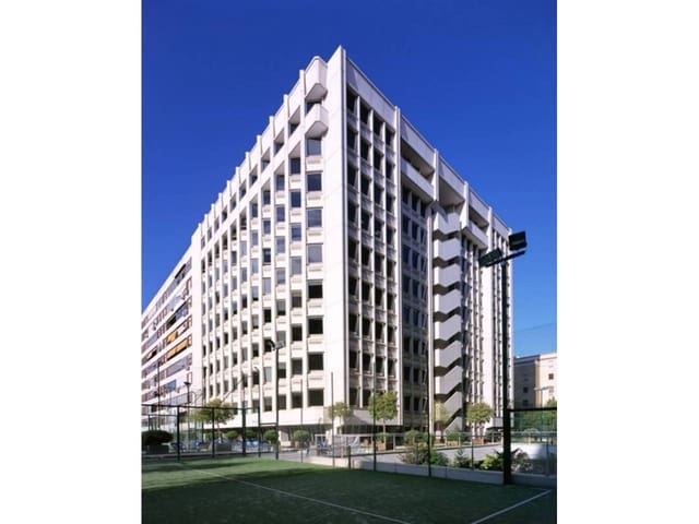 Bureau à louer à Tetuán, Madrid ville avec garage - 8 160 € (Ref: 8759436)