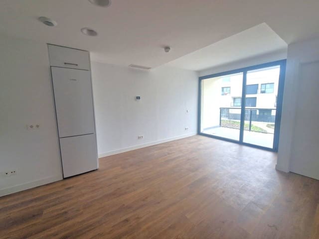 Loft de 1 chambre à louer à San Sebastián de los Reyes avec piscine garage - 1 250 € (Ref: 8769887)