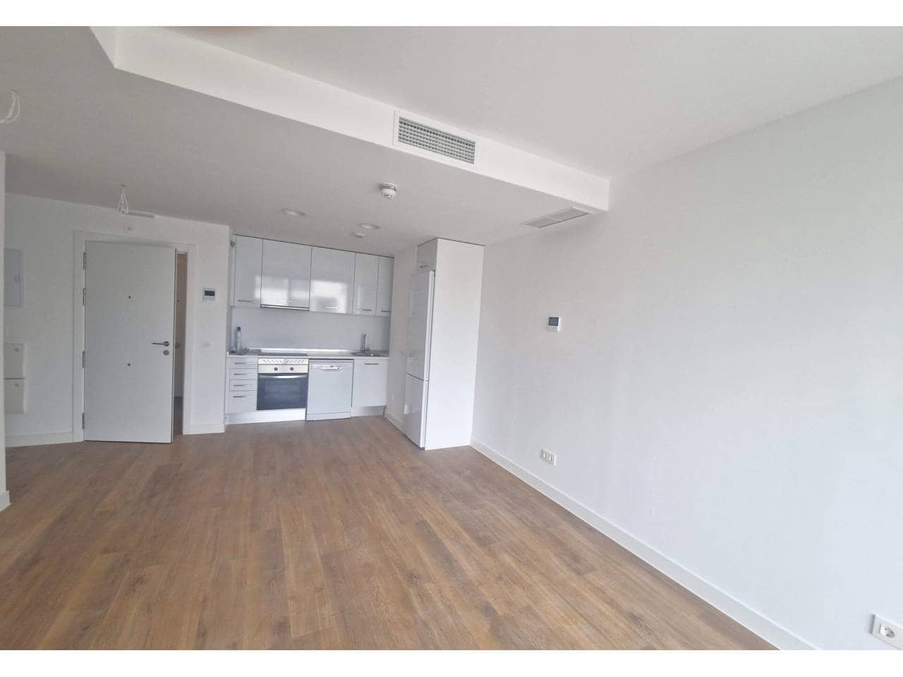 Loft de 1 chambre à louer à San Sebastian de los Reyes avec piscine garage - 1 250 € (Ref: 8769887)