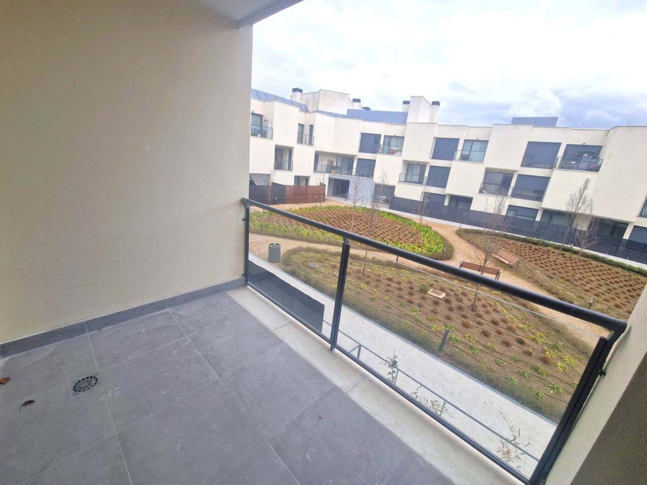 Loft de 1 chambre à louer à San Sebastian de los Reyes avec piscine garage - 1 250 € (Ref: 8769887)