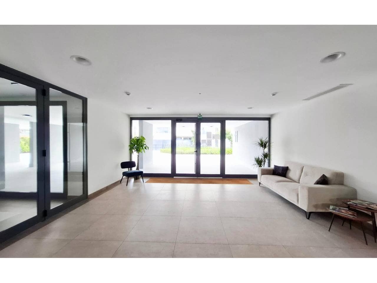 Loft de 1 chambre à louer à San Sebastian de los Reyes avec piscine garage - 1 250 € (Ref: 8769887)