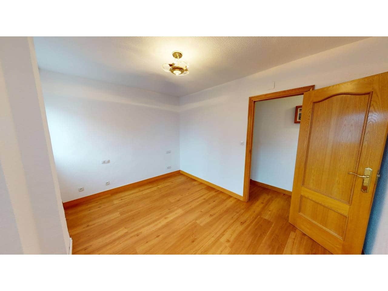 2 bedroom Flat for rent in Madrid city with garage - € 1,500 (Ref: 8769888)
