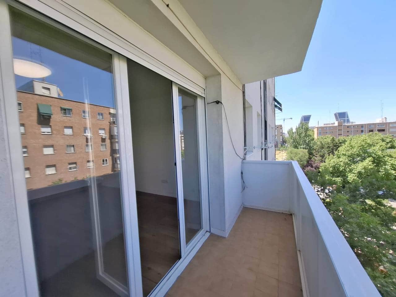 2 bedroom Flat for rent in Madrid city with garage - € 1,500 (Ref: 8769888)