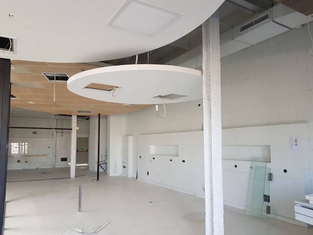 Kantoor te huur in Pinto met garage - € 3.053 (Ref: 8969766)