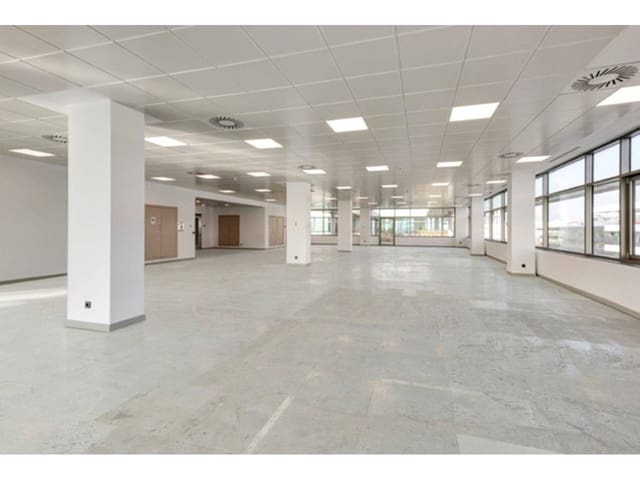Kontor att hyra i Hortaleza, Madrid stad med garage - 4 284 € (Ref: 8993494)