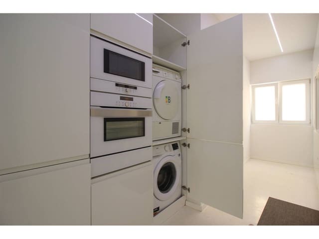 3 bedroom Flat for rent in Santander with garage - € 1,250 (Ref: 9131972)