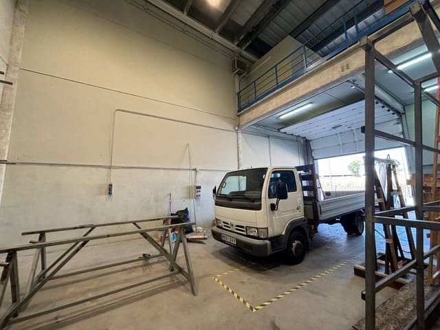 Virksomhed til leje i Ciempozuelos med garage - € 1.100 (Ref: 9136838)