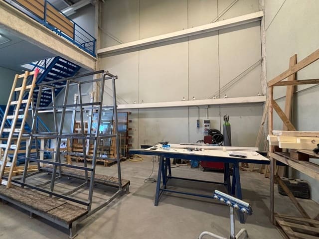 Virksomhed til leje i Ciempozuelos med garage - € 1.100 (Ref: 9136838)