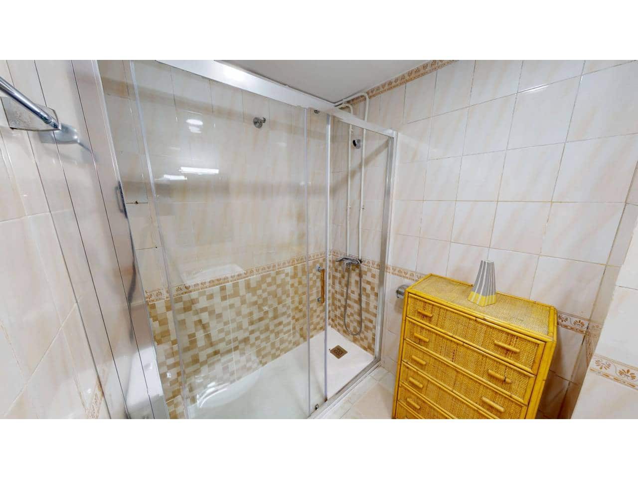 3 soveværelse Lejlighed til leje i Madrid by - € 1.500 (Ref: 9211723)