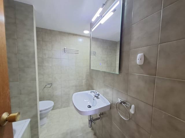 4 quarto Apartamento para arrendar em Costillares, Madrid cidade com piscina garagem - 2 100 € (Ref: 9232121)