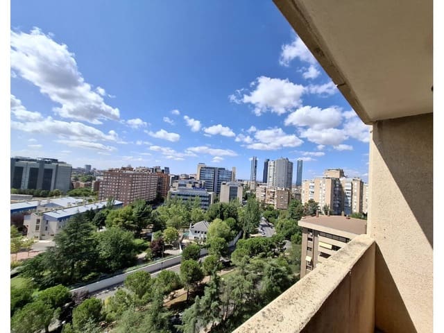 4 quarto Apartamento para arrendar em Costillares, Madrid cidade com piscina garagem - 2 100 € (Ref: 9232121)