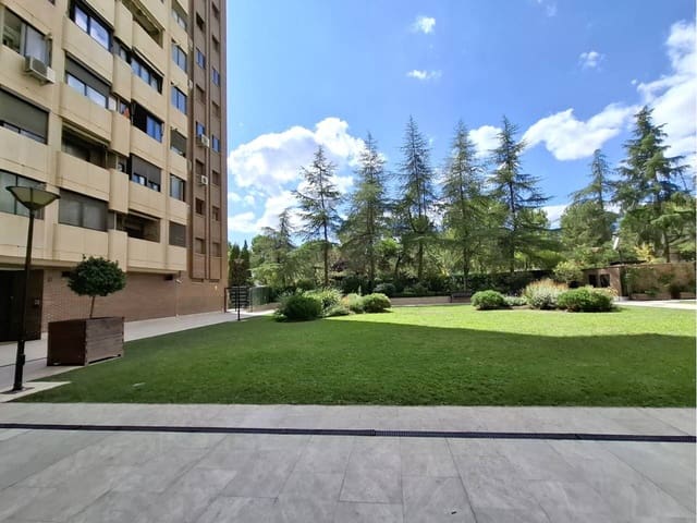 4 quarto Apartamento para arrendar em Costillares, Madrid cidade com piscina garagem - 2 100 € (Ref: 9232121)