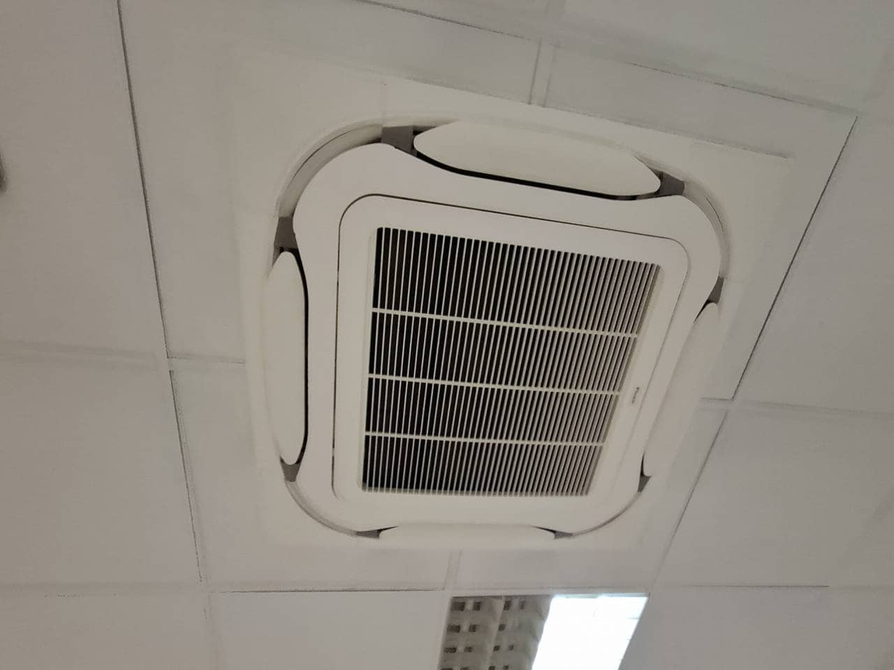 3 soveværelse Kontor til leje i San Sebastian de los Reyes - € 779 (Ref: 9284916)