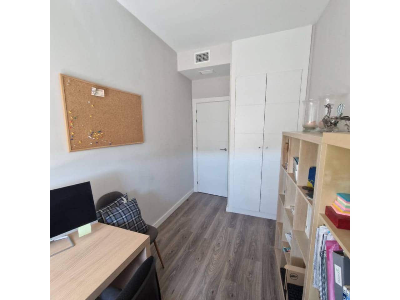 3 soverom Leilighet til leie i Malaga by med svømmebasseng garasje - € 1 650 (Ref: 9334533)