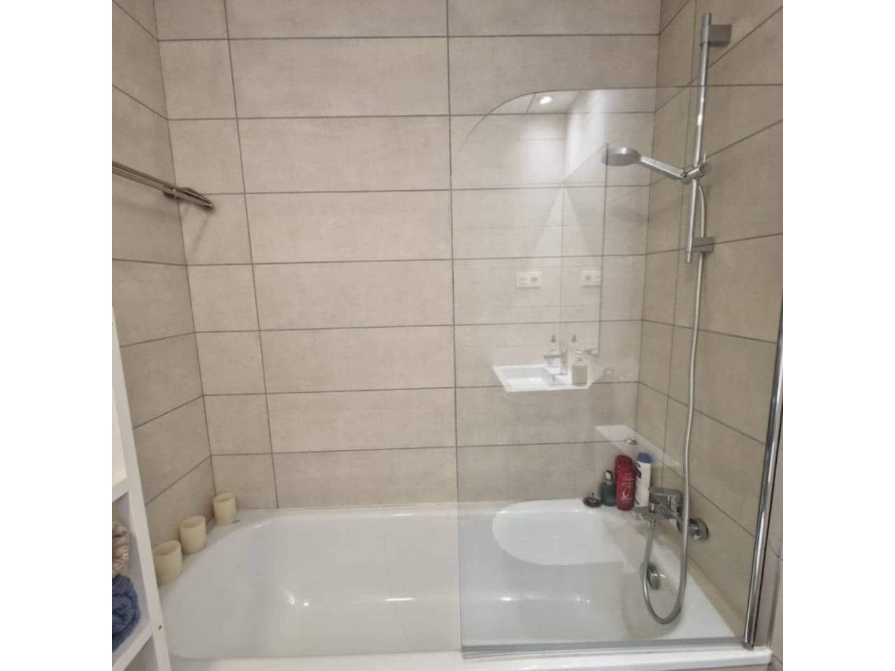 3 soverom Leilighet til leie i Malaga by med svømmebasseng garasje - € 1 650 (Ref: 9334533)