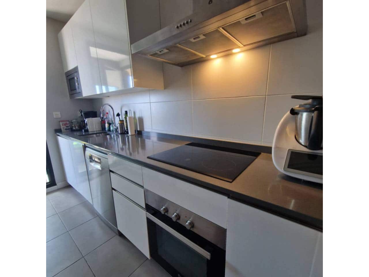 3 soverom Leilighet til leie i Malaga by med svømmebasseng garasje - € 1 650 (Ref: 9334533)