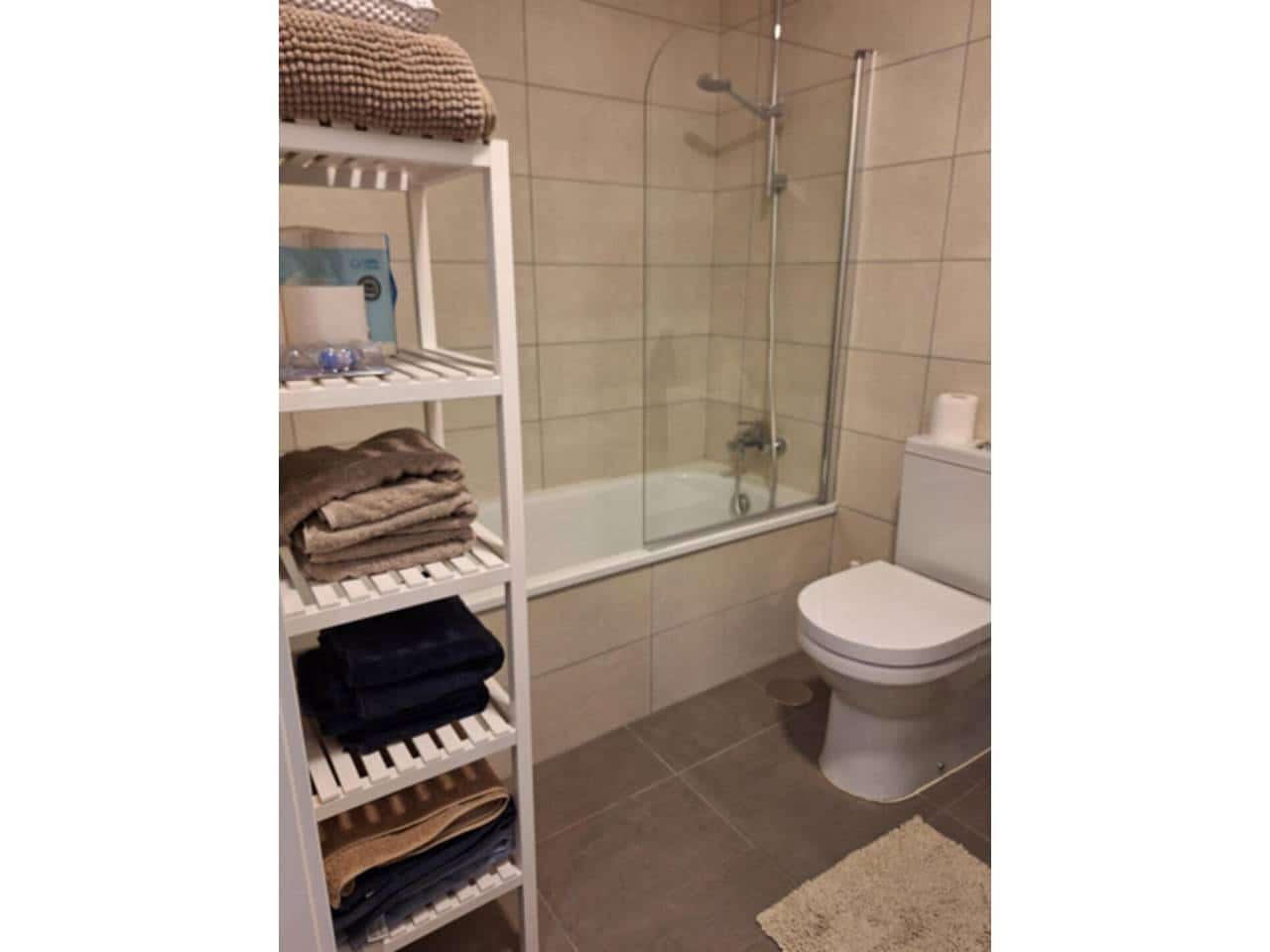 3 soverom Leilighet til leie i Malaga by med svømmebasseng garasje - € 1 650 (Ref: 9334533)