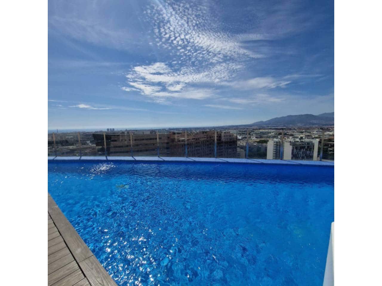 3 soverom Leilighet til leie i Malaga by med svømmebasseng garasje - € 1 650 (Ref: 9334533)