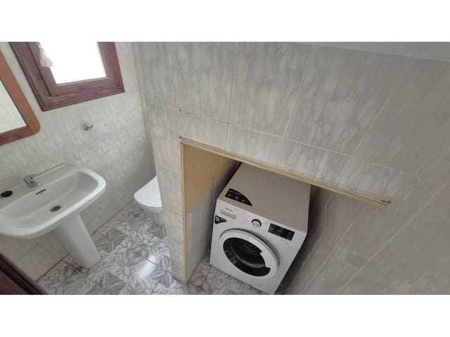 3 Zimmer Villa zu vermieten in Torrevieja mit Pool Garage - 950 € (Ref: 9337694)