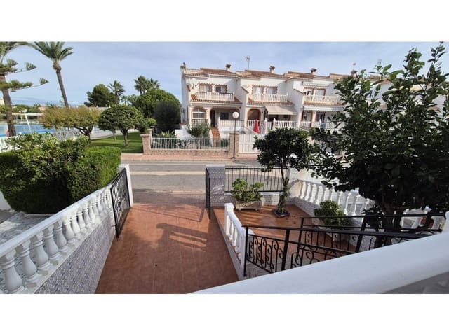 3 Zimmer Villa zu vermieten in Torrevieja mit Pool Garage - 950 € (Ref: 9337694)