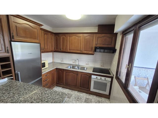 3 Zimmer Villa zu vermieten in Torrevieja mit Pool Garage - 950 € (Ref: 9337694)