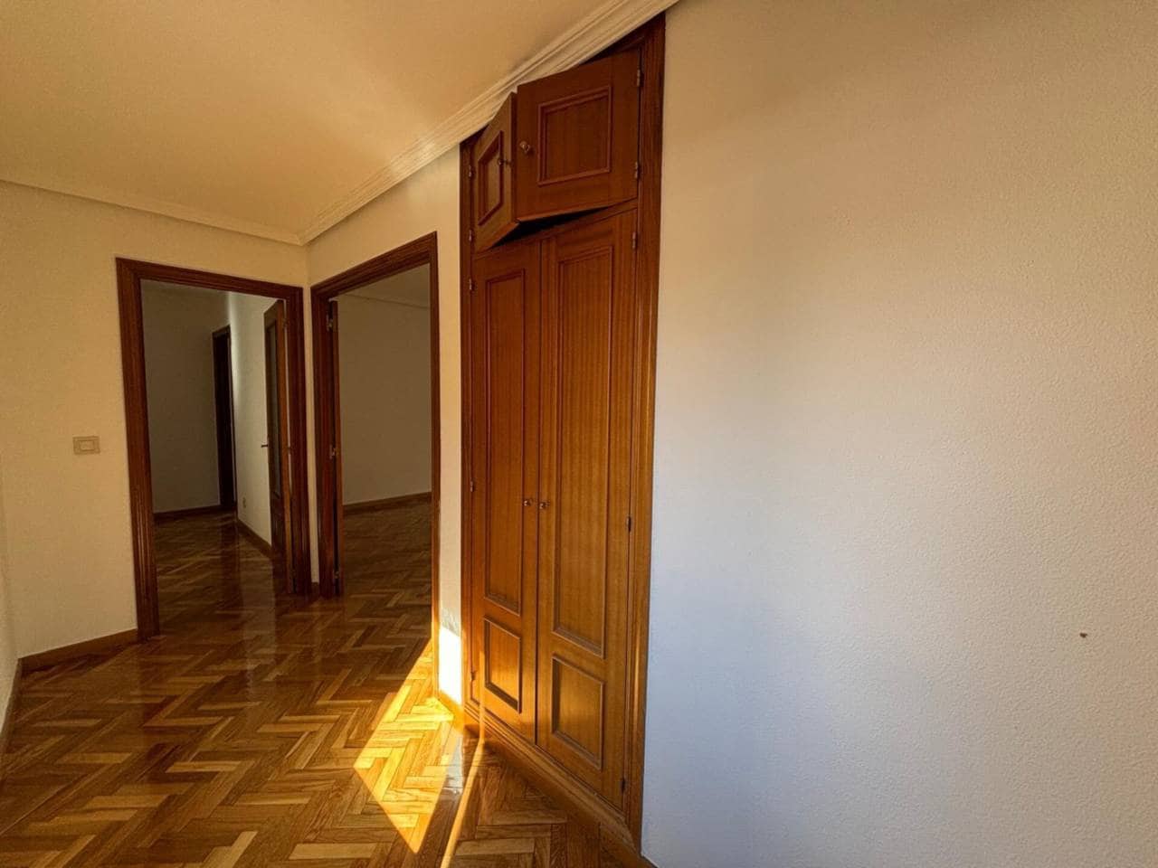 2 bedroom Flat for rent in Madrid city - € 1,900 (Ref: 9353189)