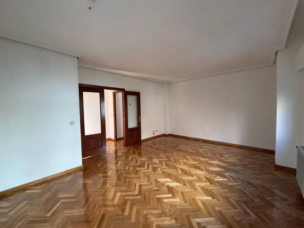 2 bedroom Flat for rent in Madrid city - € 1,900 (Ref: 9353189)