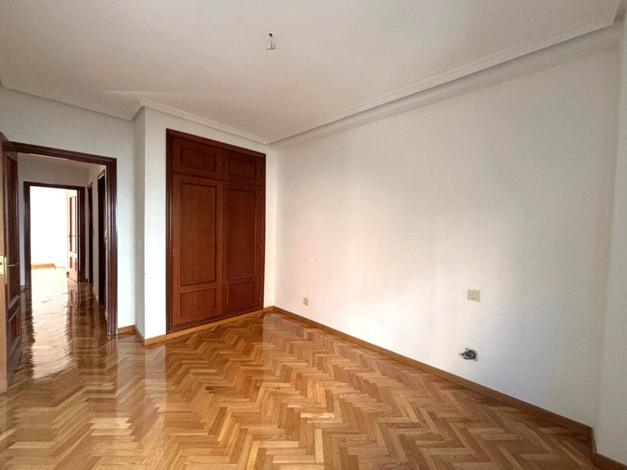 2 bedroom Flat for rent in Madrid city - € 1,900 (Ref: 9353189)