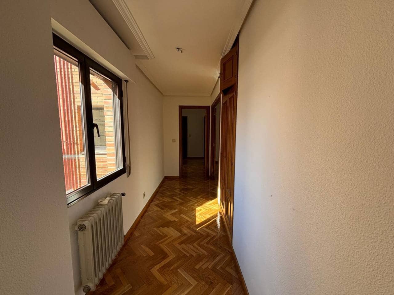 2 bedroom Flat for rent in Madrid city - € 1,900 (Ref: 9353189)