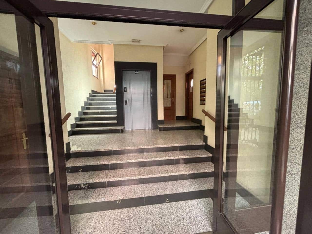 2 bedroom Flat for rent in Madrid city - € 1,900 (Ref: 9353189)